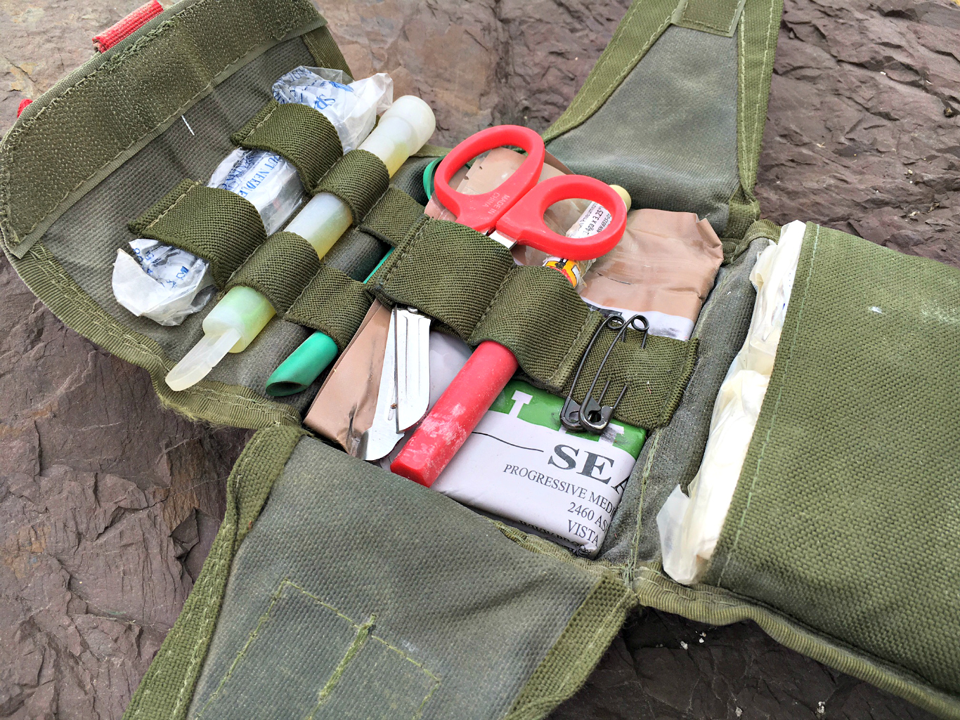 Compact TearOff Med Pouch by Orgional SOE Gear Kit Badger