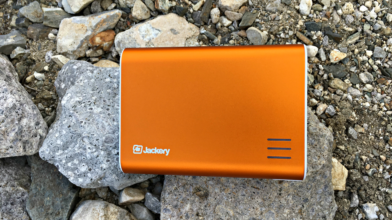 The Jackery Giant+ 12000mAh USB Power Pack Kit Badger